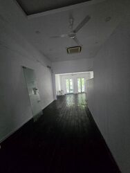 Beach Road (D7), Retail #530467351